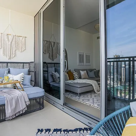 Higuests - Stylish Apartment Floating Over The Marina Waters Dubai Exterior photo
